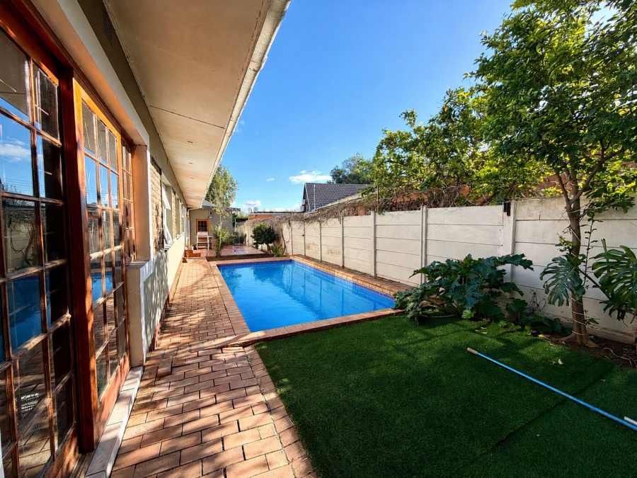7 Bedroom Property for Sale in Oudtshoorn South Western Cape